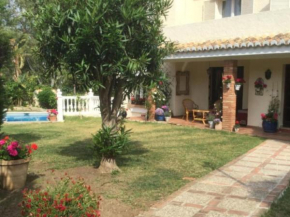 Secluded character villa 5 mins walk from the sea, Sitio De Calahonda